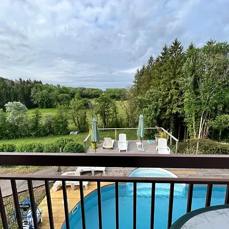 Des Planchettes Apartment *